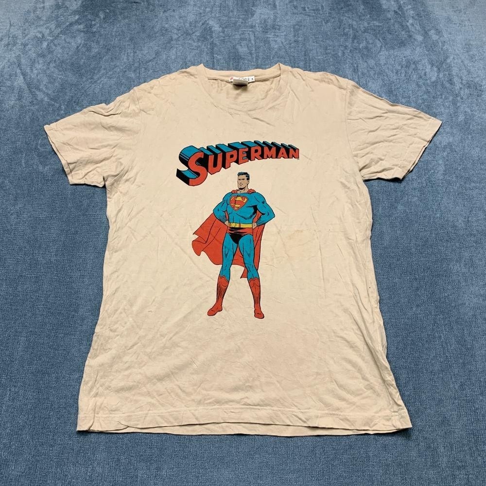 Uniqlo UT T Shirt Mens Medium Beige Superman Graphic Comfort Everyday Wear Tee